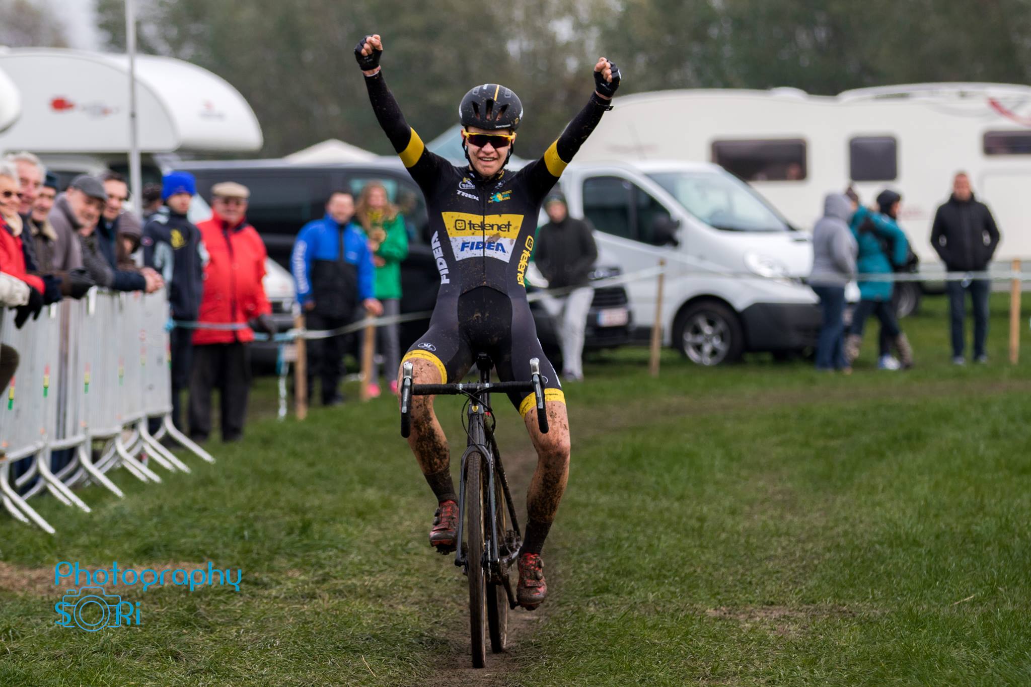 B-veldrijden: Goeman Wint Stevige Strijd Om Oost-Vlaamse Veldriteer In ...